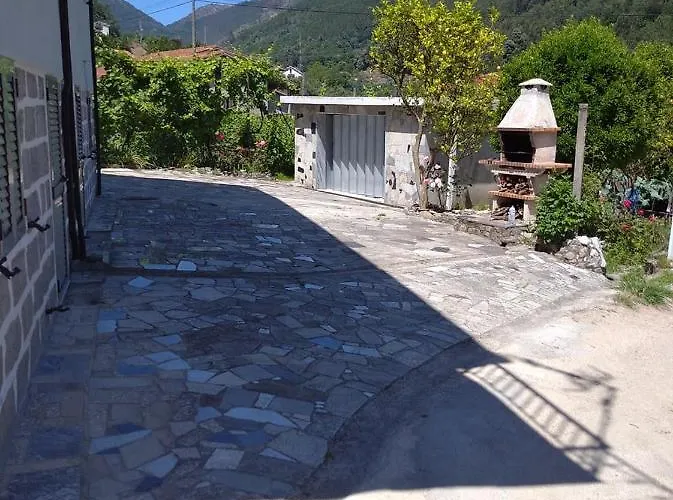 Casa Manos Nevoa * Geres